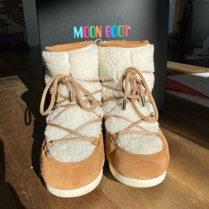 Shearling ankle boot